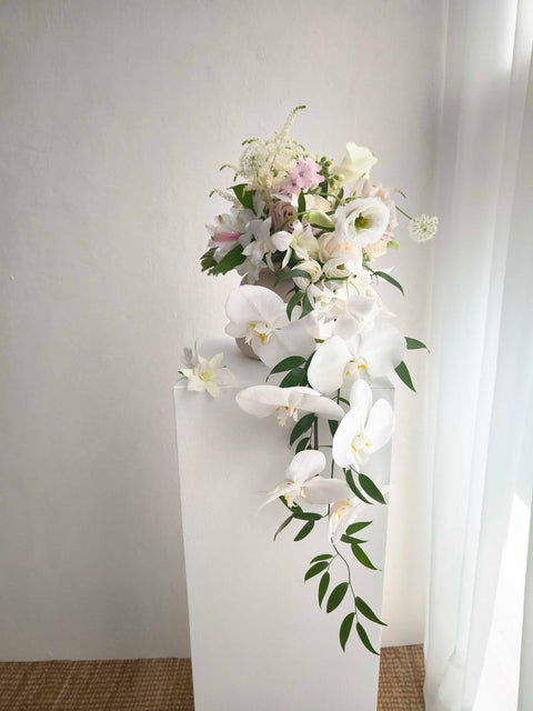 Glissé Dewdrop – Cascading Phalaenopsis Orchid Bridal Bouquet