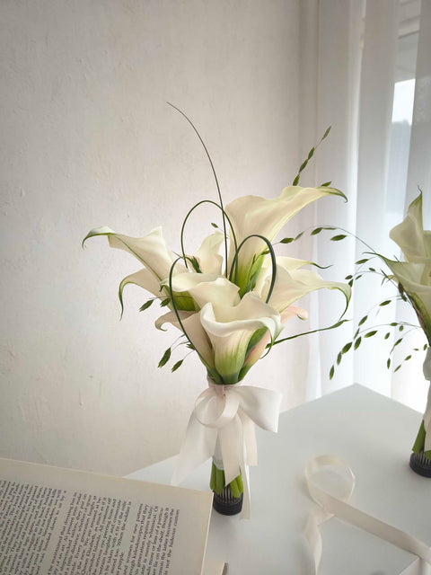 Calla Poise – Calla Lily Korean Style Posy Bouquet